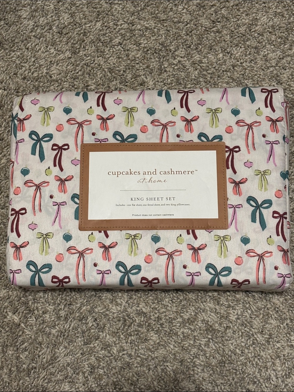 NWT Cupcakes and Cashmere Fa La La Bows Holiday King Sheet Set